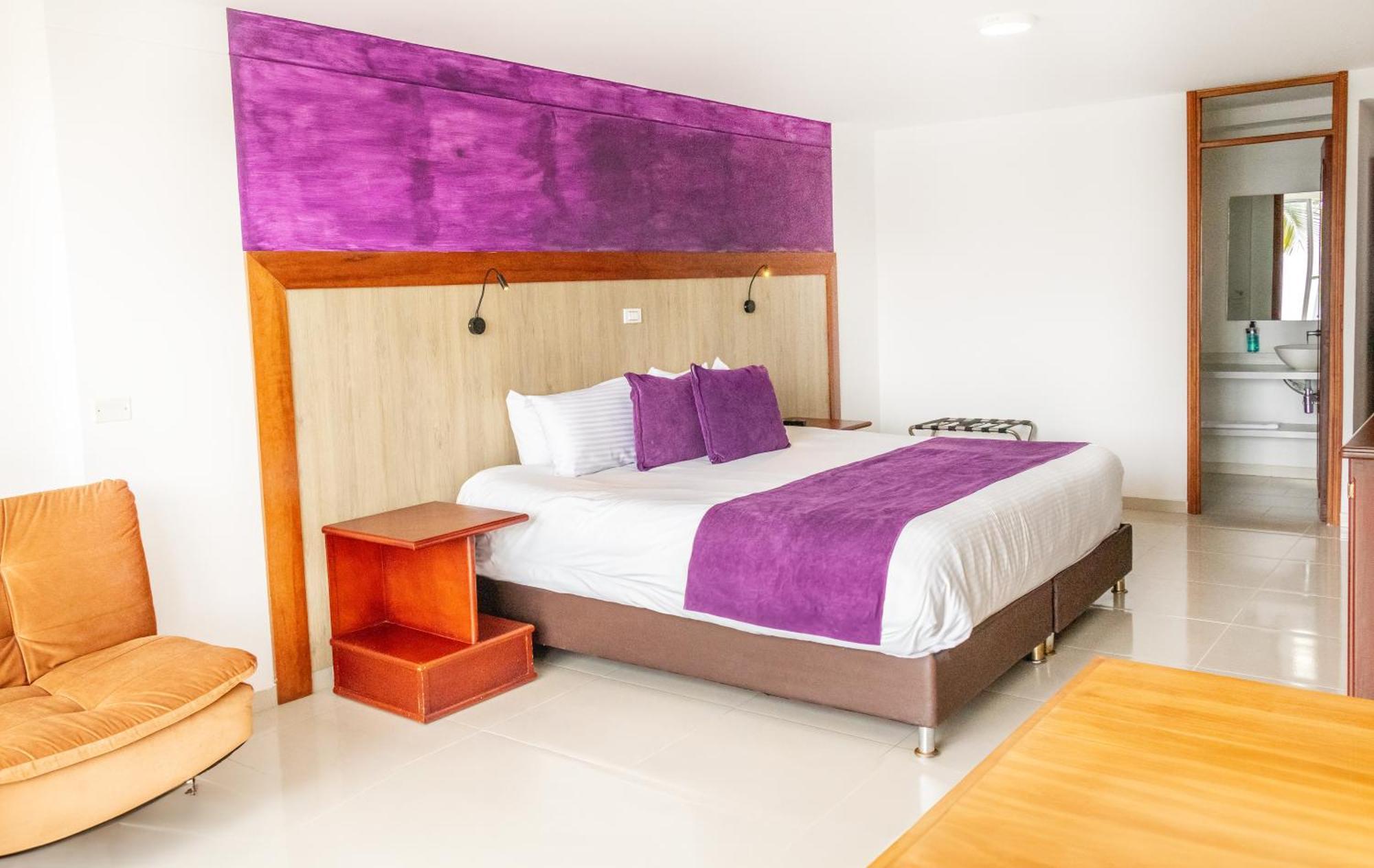 Hotel Los Recuerdos กัวตาเป ภายนอก รูปภาพ